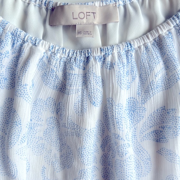 Loft blouse beautiful dotted Flower design - Picture 3 of 10